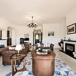Villa Charming 3 Bedroom Nestled Amongst The Orange Groves Of Silves, Algarve, Portugal