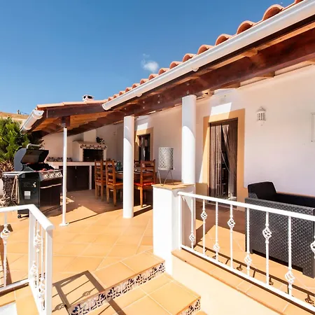 Charming 3 Bedroom Nestled Amongst The Orange Groves Of Silves, Algarve, Portugal