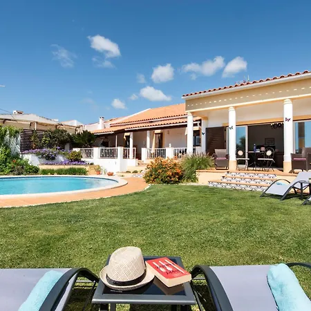 Villa Charming 3 Bedroom Nestled Amongst The Orange Groves Of Silves, Algarve, Portugal
