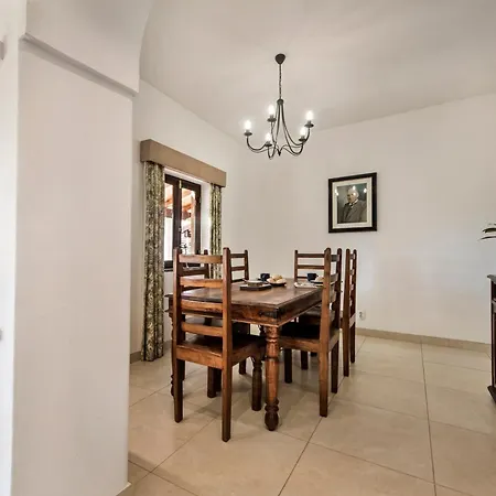 Villa Charming 3 Bedroom Nestled Amongst The Orange Groves Of Silves, Algarve, Portugal