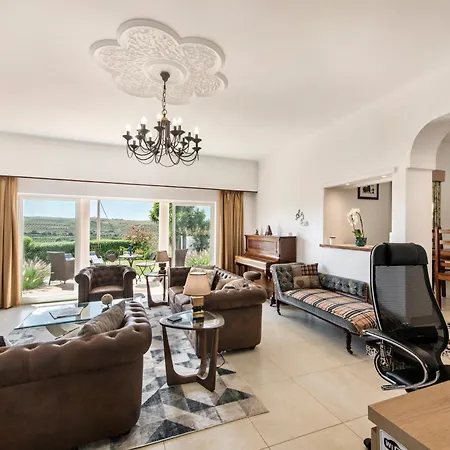Charming 3 Bedroom Nestled Amongst The Orange Groves Of Silves, Algarve, Portugal