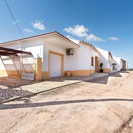 Villa Charming 3 Bedroom Nestled Amongst The Orange Groves Of Silves, Algarve, Portugal