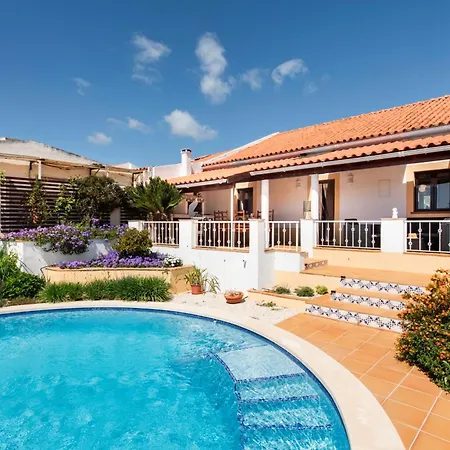 Charming 3 Bedroom Nestled Amongst The Orange Groves Of Silves, Algarve, Portugal Villa