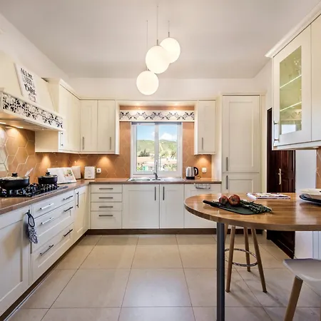 Villa Charming 3 Bedroom Nestled Amongst The Orange Groves Of Silves, Algarve, Portugal Silves