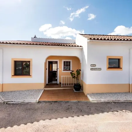 Villa Charming 3 Bedroom Nestled Amongst The Orange Groves Of Silves, Algarve, Portugal Silves