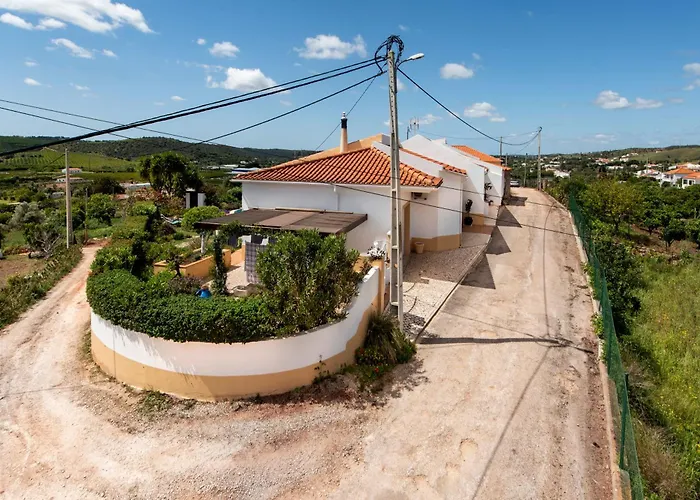 Willa Charming 3 Bedroom Nestled Amongst The Orange Groves Of Silves, Algarve, Portugal