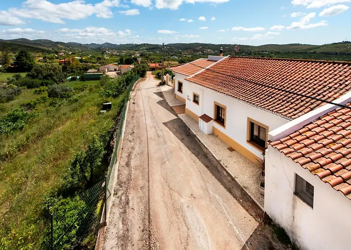 Willa Charming 3 Bedroom Nestled Amongst The Orange Groves Of Silves, Algarve, Portugal
