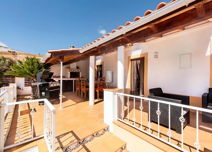 Charming 3 Bedroom Nestled Amongst The Orange Groves Of Silves, Algarve, Portugal
