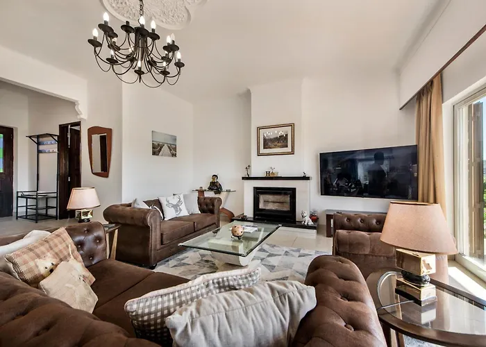 Charming 3 Bedroom Nestled Amongst The Orange Groves Of Silves, Algarve, Portugal *