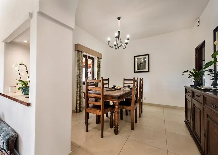 Willa Charming 3 Bedroom Nestled Amongst The Orange Groves Of Silves, Algarve, Portugal
