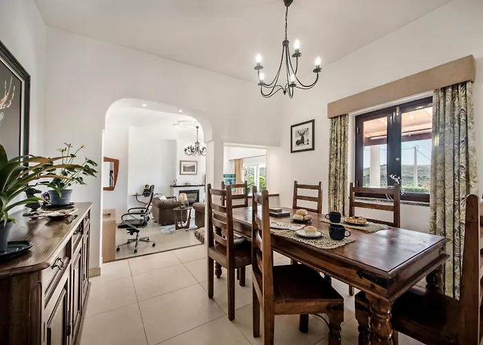 Charming 3 Bedroom Nestled Amongst The Orange Groves Of Silves, Algarve, Portugal Willa