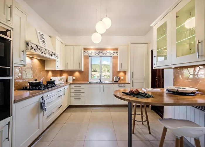 Willa Charming 3 Bedroom Nestled Amongst The Orange Groves Of Silves, Algarve, Portugal Silves