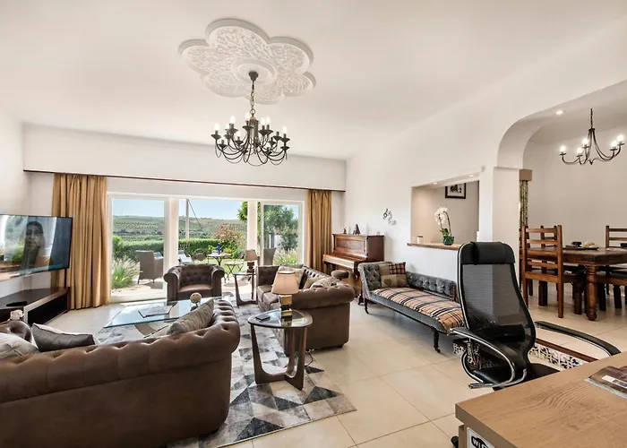 Charming 3 Bedroom Nestled Amongst The Orange Groves Of Silves, Algarve, Portugal