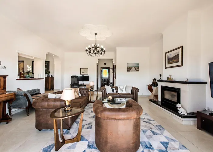 Willa Charming 3 Bedroom Nestled Amongst The Orange Groves Of Silves, Algarve, Portugal