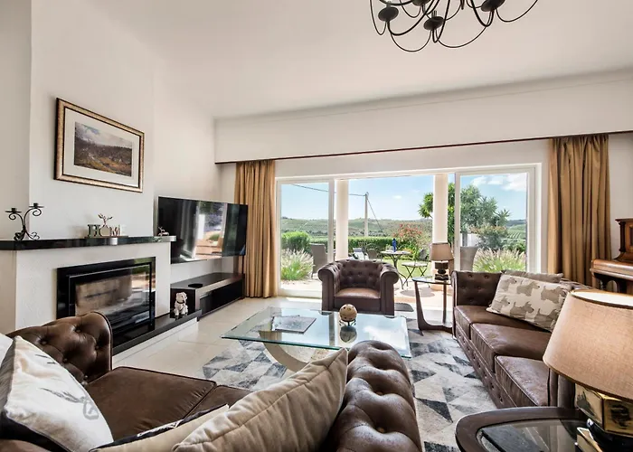 Charming 3 Bedroom Nestled Amongst The Orange Groves Of Silves, Algarve, Portugal *