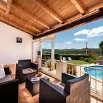 Charming 3 Bedroom Nestled Amongst The Orange Groves Of Silves, Algarve, Portugal سيلفيس